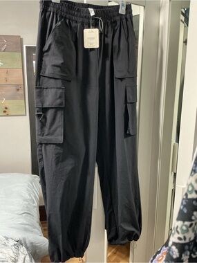 Fabletics Black Men's/ women’s Cargo Jogger Pants - Elastic Waist